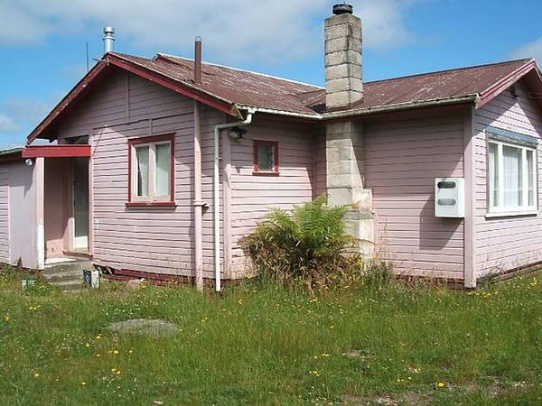 Needs A Facelift - Plus!! (Benneydale) Picture 1