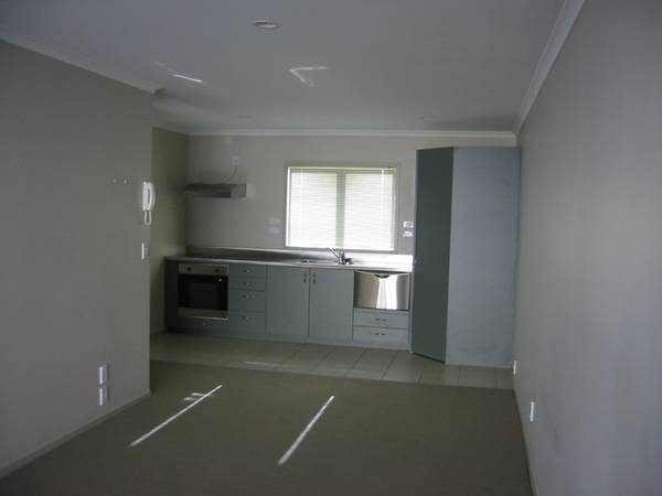 SECURE, EASY LIVING TOWNHOUSE Picture 2