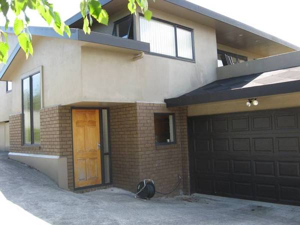 Terraced home with great views! Picture 1