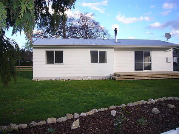 New kitchen - carpet & paint Picture 2