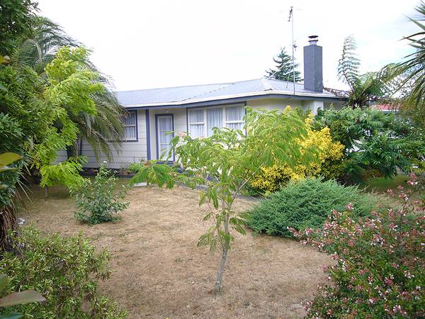 Lovely home in a sought after location Picture 2