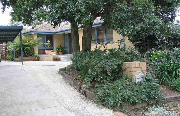 SHE'S AN OLDIE BUT A GOODIE 3 BEDROOM, STUDY, CENTRAL Picture 1