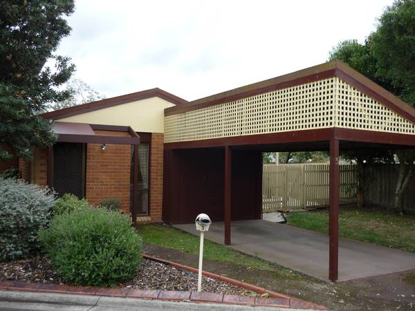 STOP PAYING RENT FANTASTIC 2 BEDROOM UNIT Picture 1