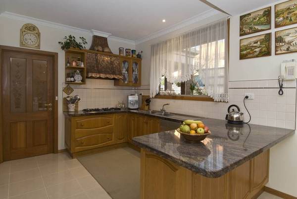 NARRE WARREN DELIGHT Picture 3