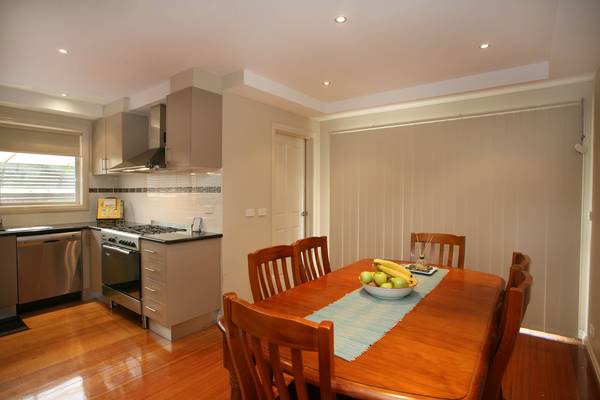 STUNNING RENOVATION CENTRAL NARRE WARREN Picture