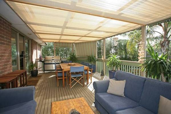 SUMMER ENTERTAINING IN NORTH SIDE NARRE WARREN Picture