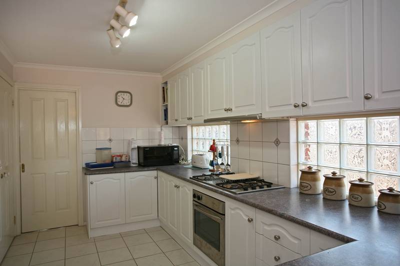 "ROOM FOR THE BRADY BUNCH" Picture 3