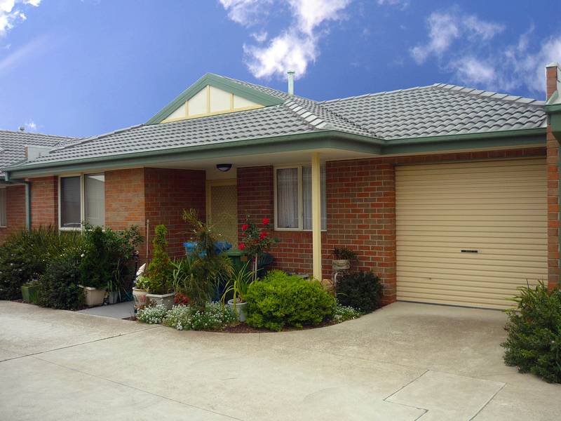 RETIREMENT VILLAGE UNIT Picture 1