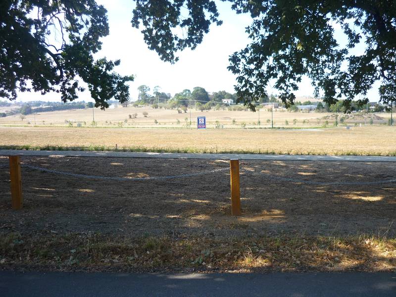 COUNTRY LIVING IN A RURAL VALLEY WITH CITY AMENITIES Picture 3