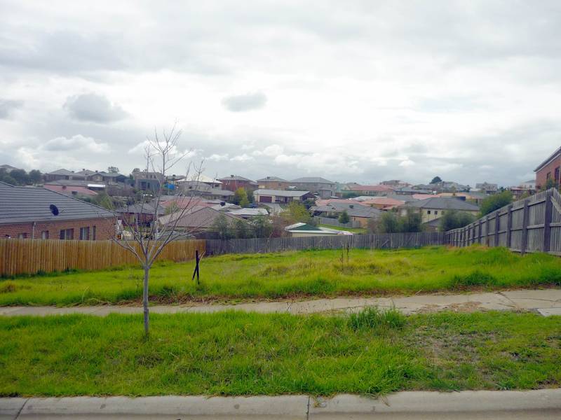 BEACONSFIELD Picture 1