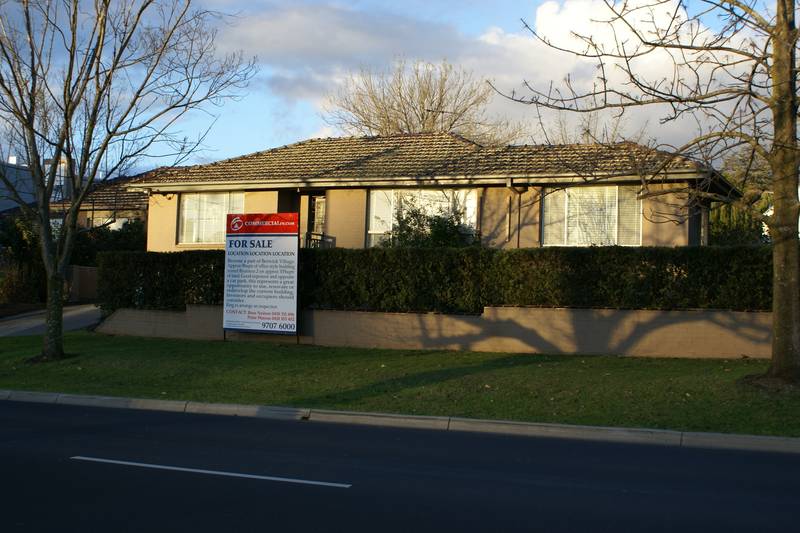 LOCATION!
LOCATION!
LOCATION! Picture 2