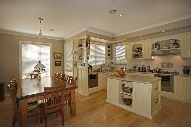 DARE TO BE DIFFERENT Picture 2