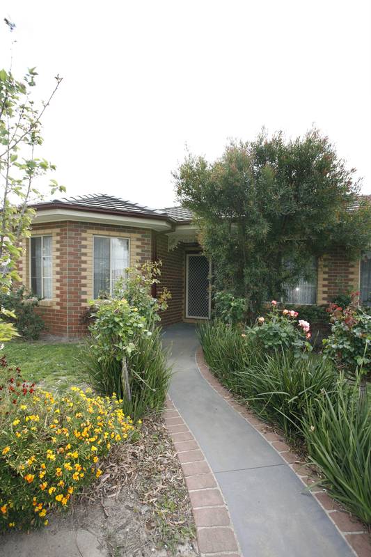 Fantastic Family Living Picture 3