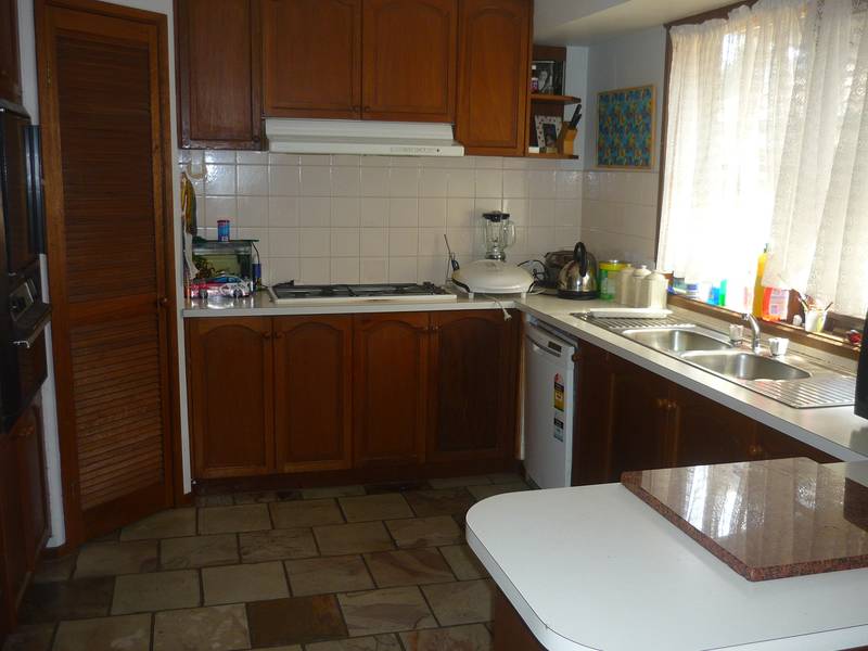 ONE FOR THE HANDYMAN Picture 2