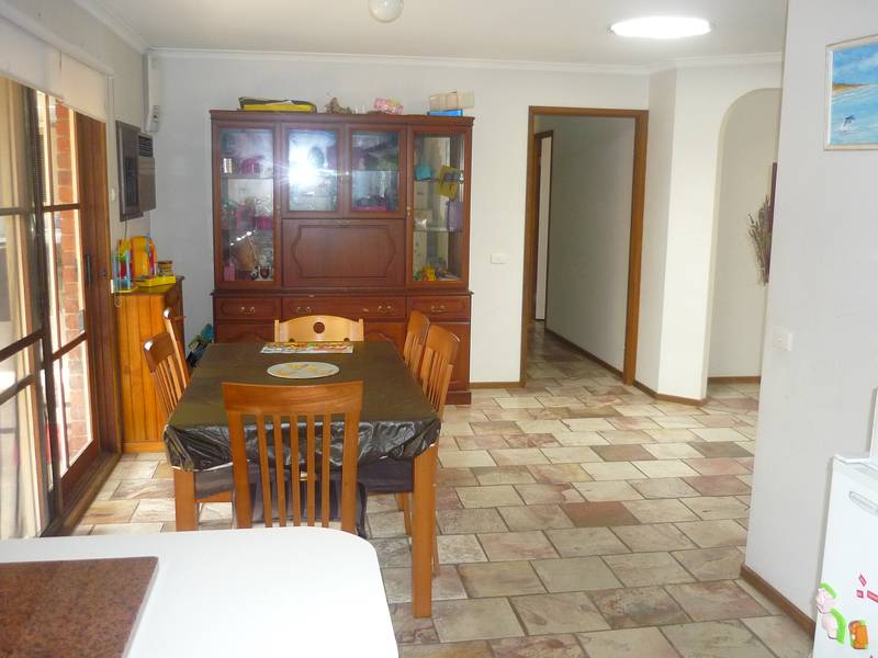 ONE FOR THE HANDYMAN Picture 3