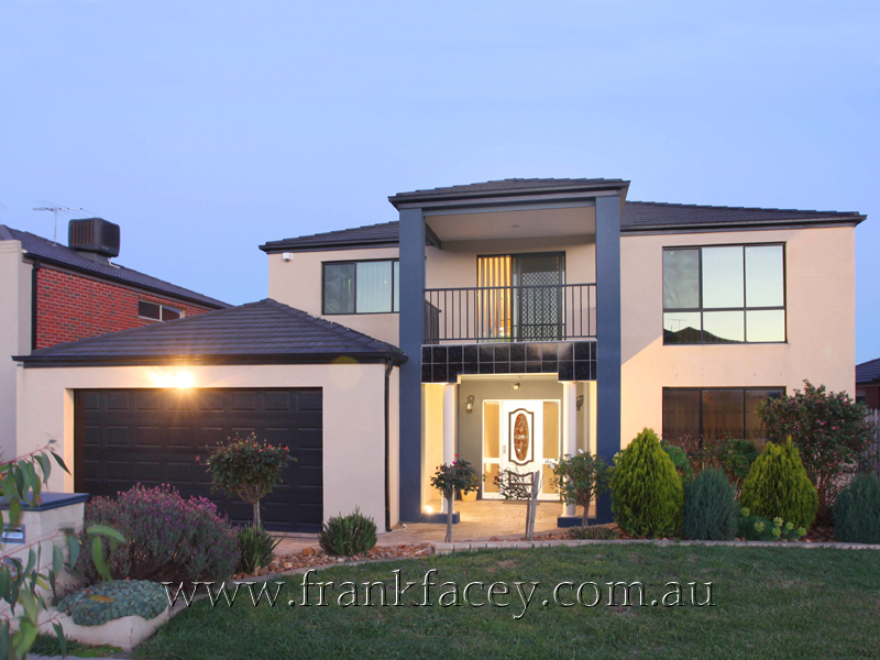 QUALITY & SUBSTANCE ON A GRAND SCALE Picture 1