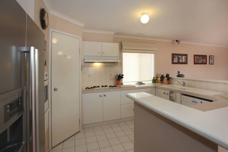 THE PERFECT FAMILY HOME Picture 3