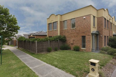 TOWNHOUSE WITH IT ALL Picture TOWNHOUSE WITH IT ALL Picture