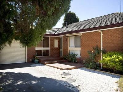 BRIGHT & TRENDY Picture BRIGHT & TRENDY Picture