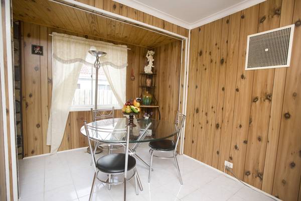 Walk to Lyndale primary school Picture 3