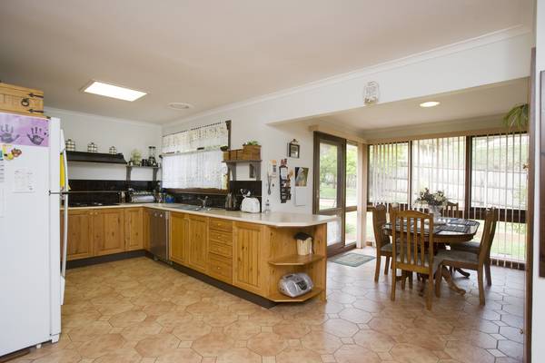 4-5 Bedroom Home Picture 3