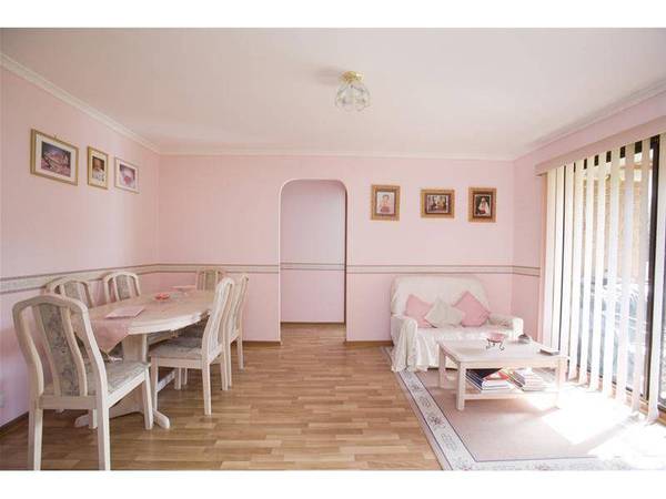 Immerse yourself in warmth and family appeal! Picture