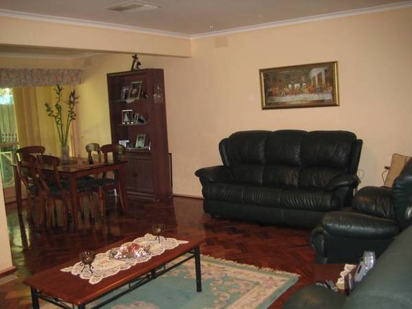 FAMILY HOME IN QUIET COURT!!
UNDER APPLICATION Picture FAMILY HOME IN QUIET COURT!!
UNDER APPLICATION Picture