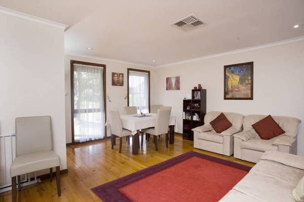 Walk to Thomas Mitchell Primary School Picture Walk to Thomas Mitchell Primary School Picture