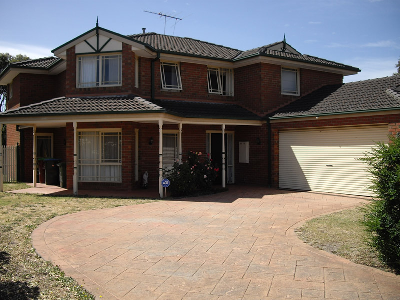 Endeavour Hills Double Storey Elegance Picture 1