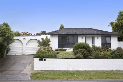 STYLISH AND ELEGANT, THIS HOUSE HAS IT ALL!! Picture