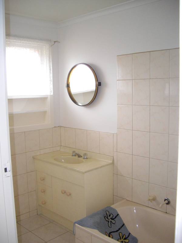 STUNNER IN DANDENONG NORTH $300 PER WEEK Picture