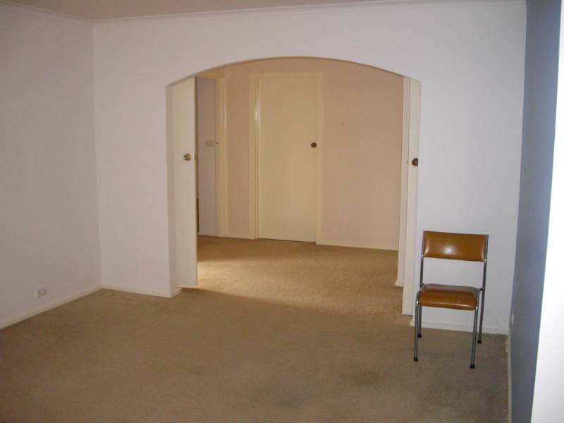 STUNNER IN DANDENONG NORTH $300 PER WEEK Picture