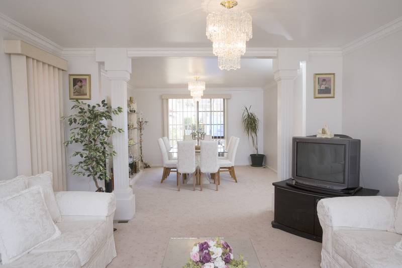 Spacious and Spotless Picture 2