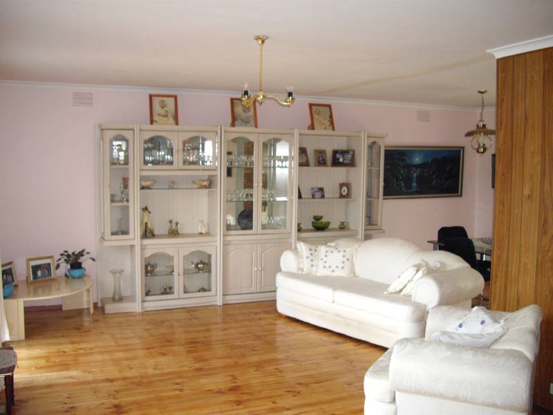 Buy this and the kids will love you! Picture 2