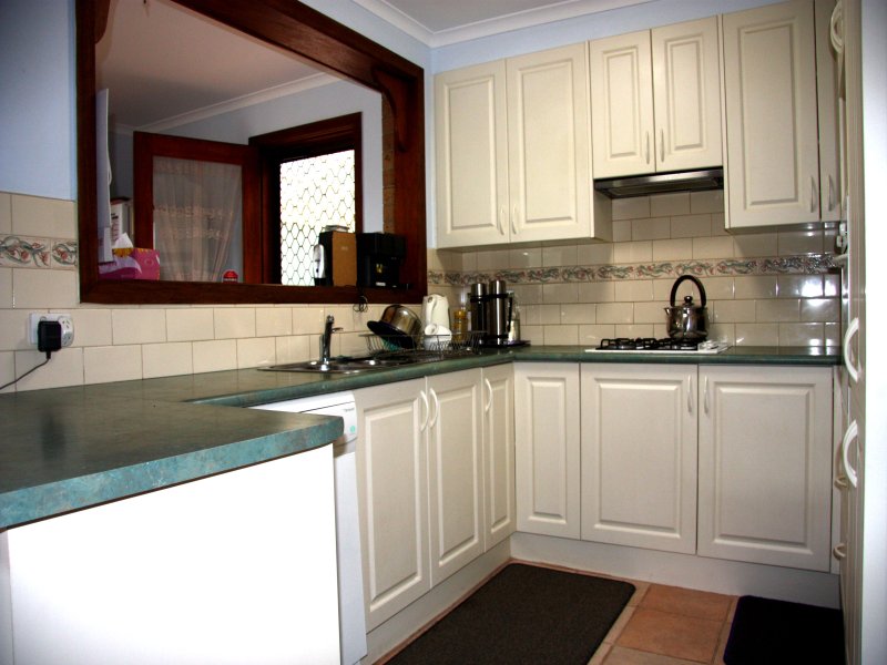 Very Large Home!!!!! Picture 2