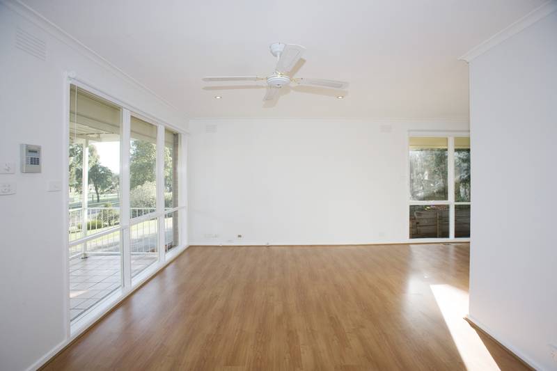 Immaculate in & out - Not a cent to spend! Picture 2