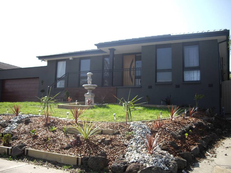 PERFECTLY LOCATED WITH NOTHING TO SPEND Picture 1