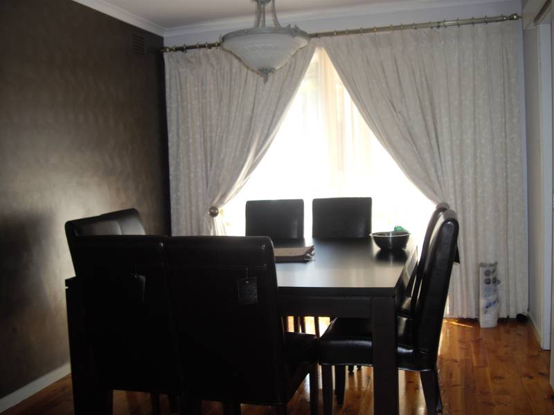 PERFECTLY LOCATED WITH NOTHING TO SPEND Picture 3