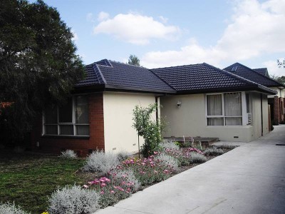 TLC NEEDED - Large 3 bedroom Picture