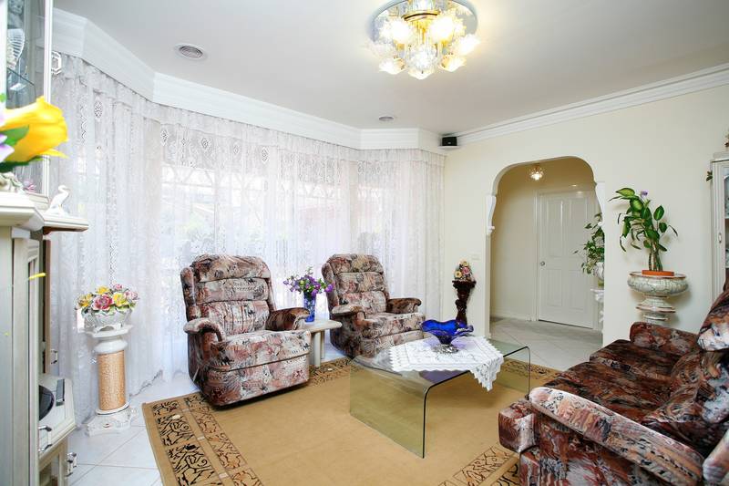 "THE MAGNIFICENT" 3 Bedroom plus Study Picture 2