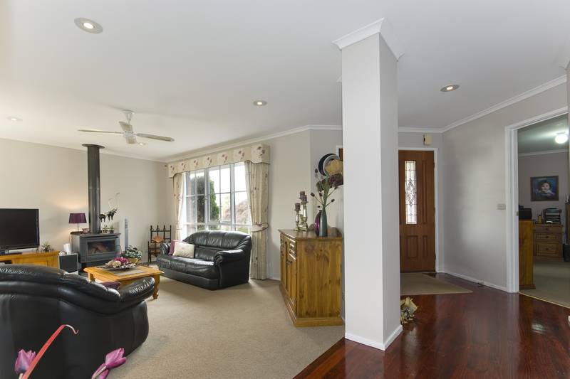 A NEW LIFE STYLE AWAITS! Picture 3