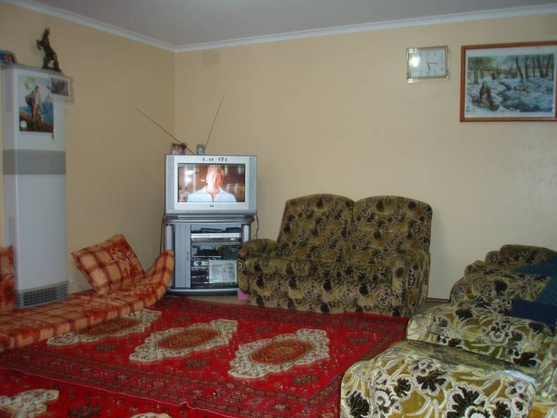 Attention Investors and 1st Home Buyers Picture 2