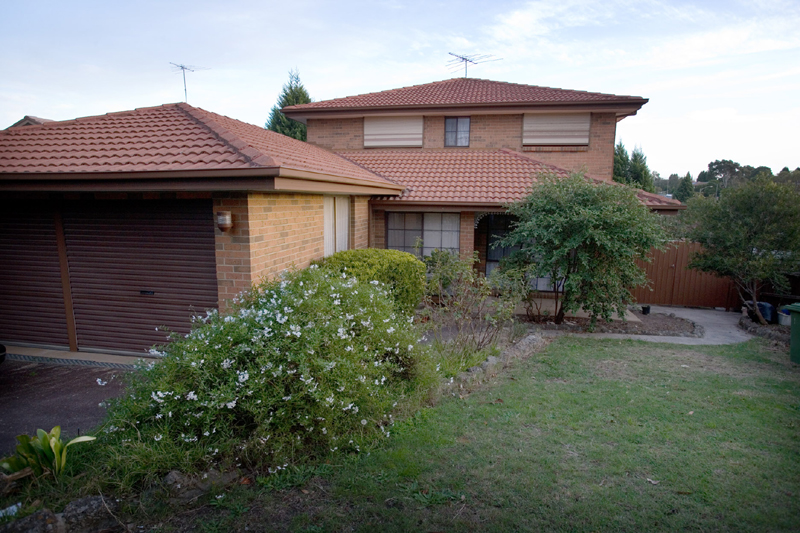 5 BEDROOM CONVENIENCE! Picture 1