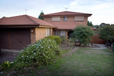 5 BEDROOM CONVENIENCE! Picture