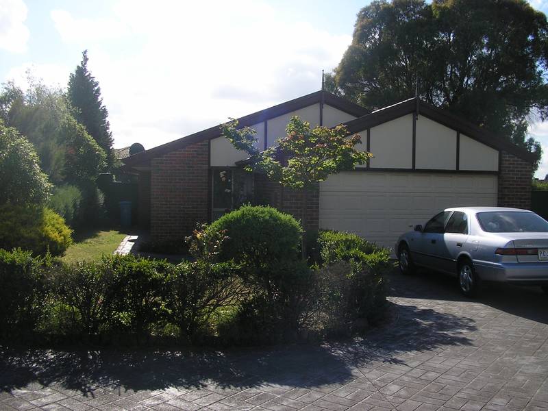 NESTLED AWAY!! Picture 1