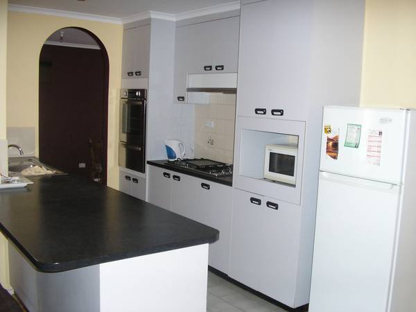 NEAT AS A PIN!! 6 month lease only!! Picture 3