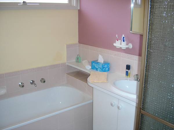 NEAT AS A PIN!! 6 month lease only!! Picture 2