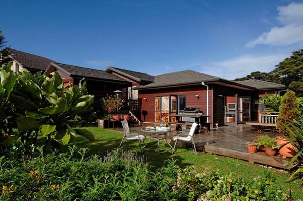 Overview of Oratia Picture 1