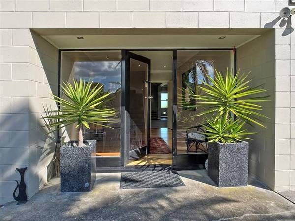 Looking for a Family Christmas Present? Picture 3