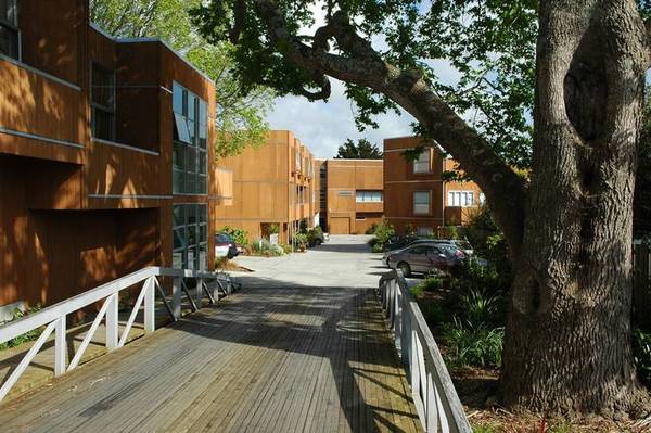 Executive XXXXX Luxury Apartment Style Living Picture 2